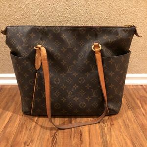 Louis Vuitton Totally MM Monogram Leather Satchel